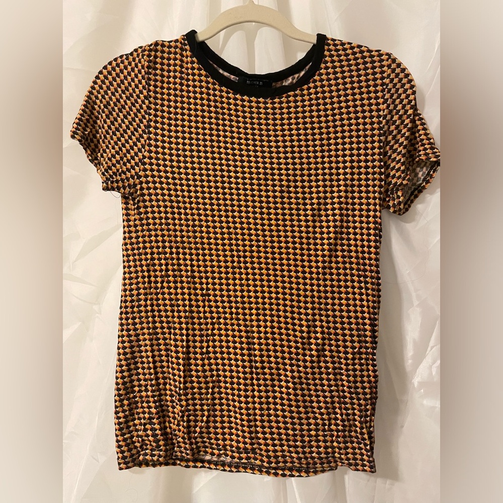 Shirt brand Forever 21